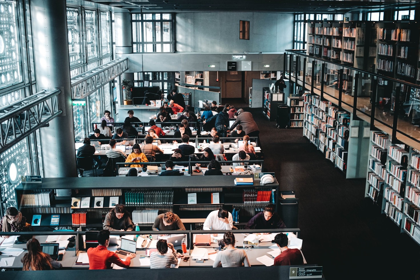 Exploring Infrastructures of Public Knowledge Sharing